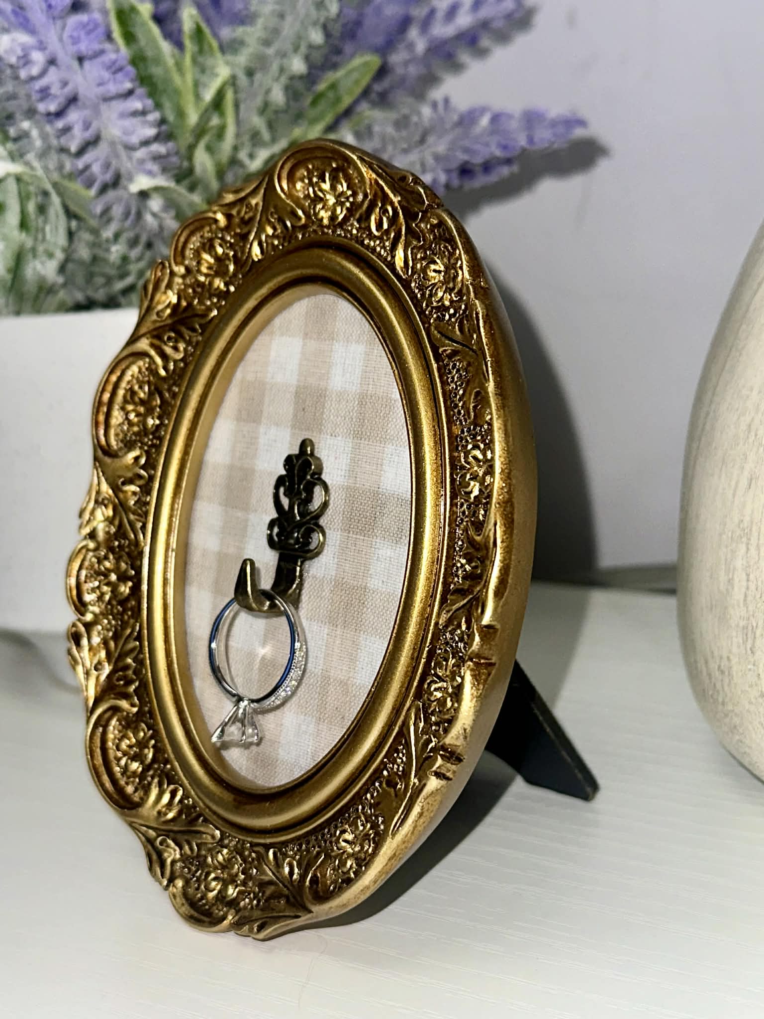 The Victorian Ring Keepsake Frame – Antique Gold Mini Frame with Ring Holder (2.5x3.5)